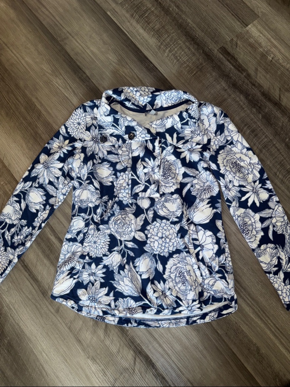 T by Talbots Modal French Terry Snap Placket Pullover medium shirt etched floral - Picture 2 of 10